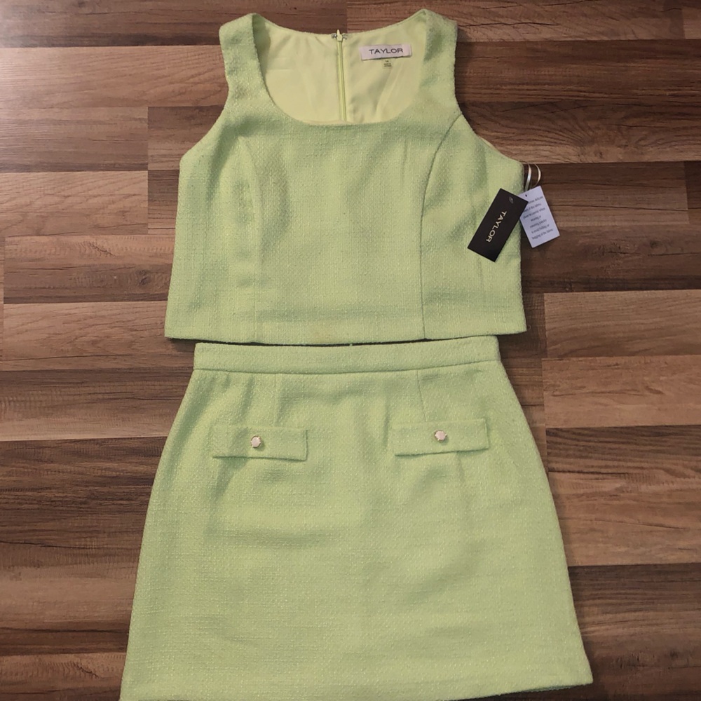 NWT 🍐 TAYLOR Tweed Skirt Set